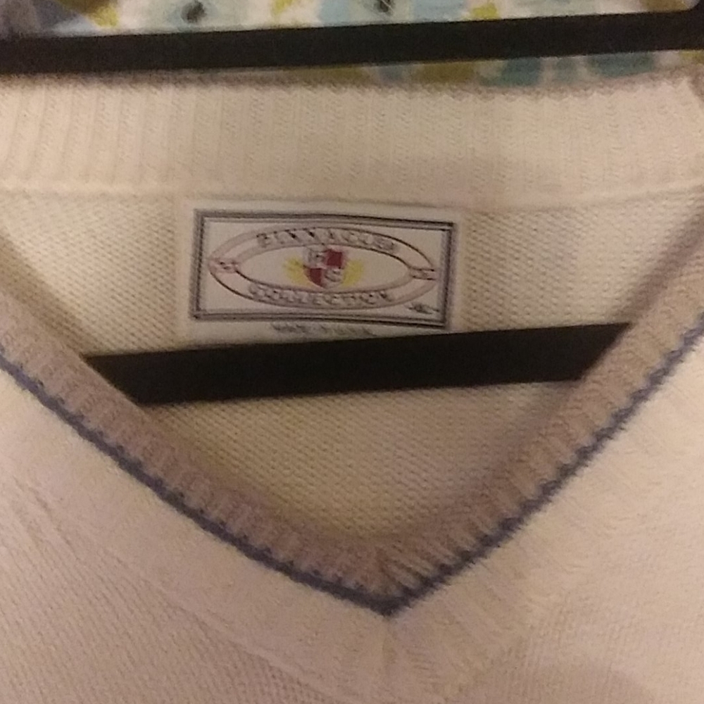 Sweater - Picture 3 of 4